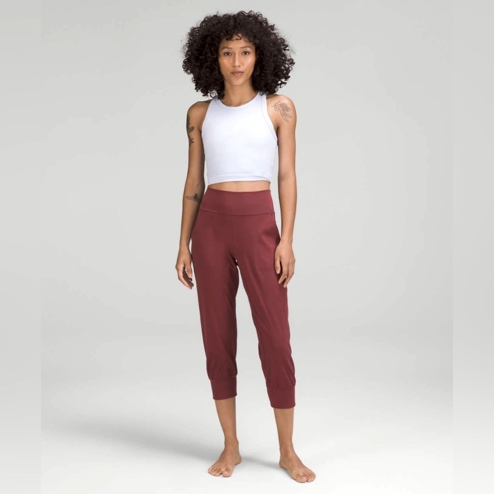 Lululemon Align High-Rise Cropped Jogger size 2
Mulled Wine - Picture 2 of 13